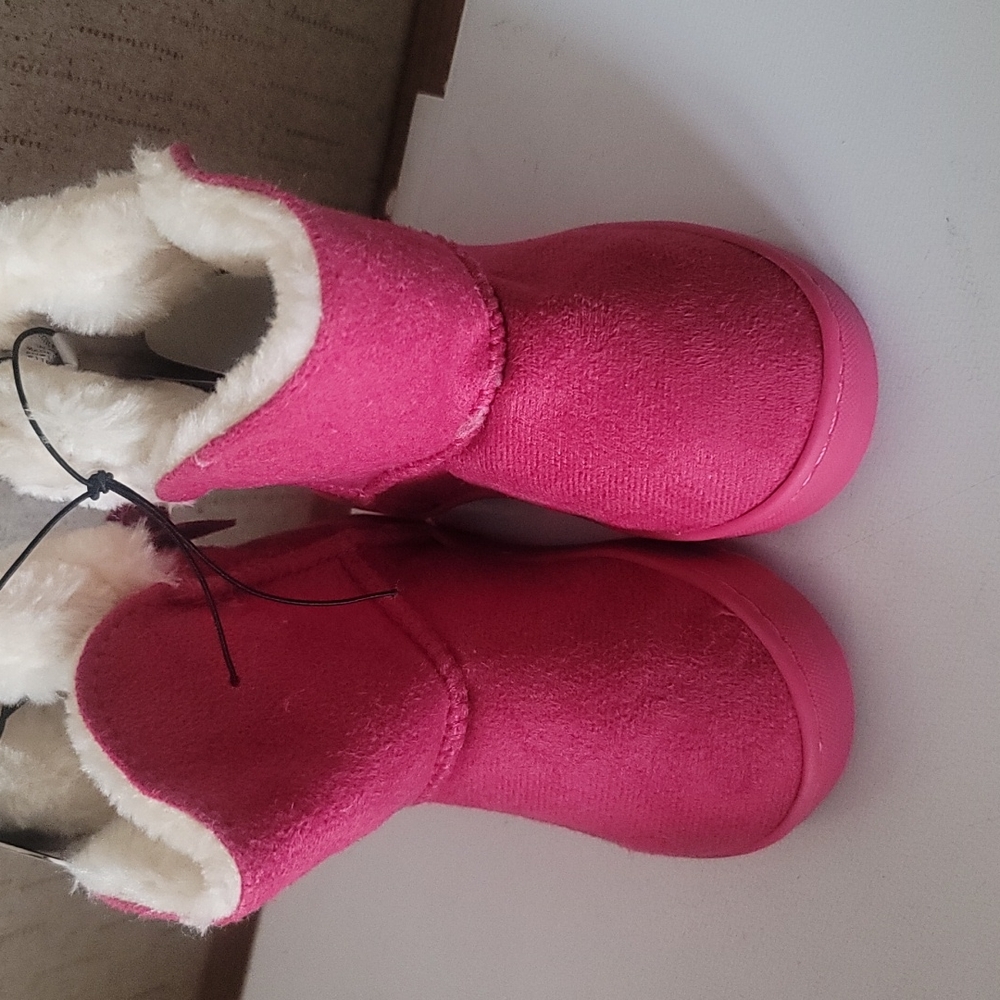 BEBE GIRLS BRIGHT PINK FAUX FUR BOOTS: NWT: TODDLER 7